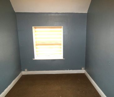 Semi-detached house to rent on - Photo 2