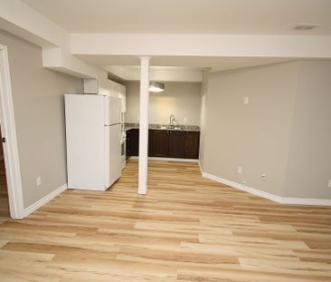 For Lease - 36 Porritt Street Unit# B, Barrie, Ontario - Photo 4