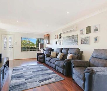 Beautiful Family Home in a Quiet Cul-de-Sac - Photo 2