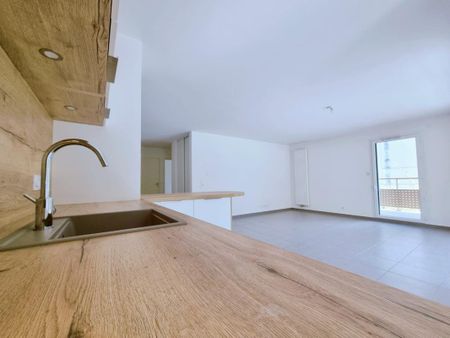 Location Appartement 3 pièces 69m² BONNEVILLE 74130 - Photo 5