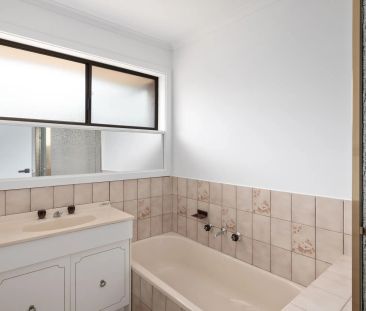 Neat as a pin.. - Photo 6