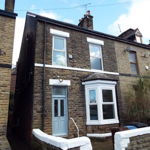 Bills Included, Room 4, Glencoe Road, Norfolk Park, Sheffield, S2 - Photo 2