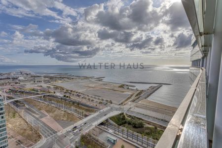 Espectacular ático duplex en alquiler con terraza y jacuzzi en Diagonal Mar - Photo 3