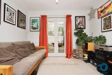 3 bedroom terraced house to rent - Photo 4