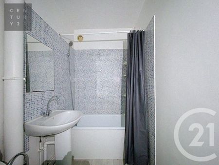 Location Appartement 1 pièce 27m² ST JULIEN LES VILLAS 10800 - Photo 5