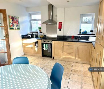 1 bedroom in a house share to rent - Photo 6