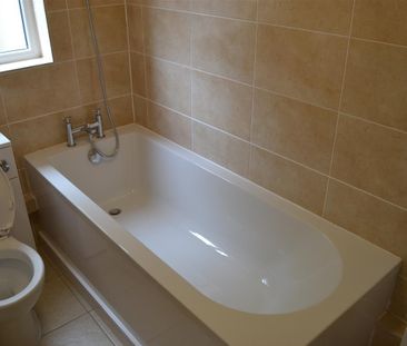 3 Beds - Terraced House - - Photo 5