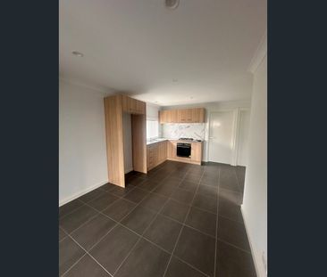 WELL PRESENTED, MODERN GRANNY FLAT - Photo 2