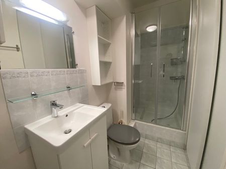 Location Appartement 2 pièces 27m² ORLEANS 45000 - Photo 4