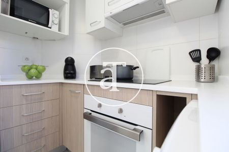 Monthly rental penthouse with 3 bedroom near Puerta de Atocha Station - Photo 2