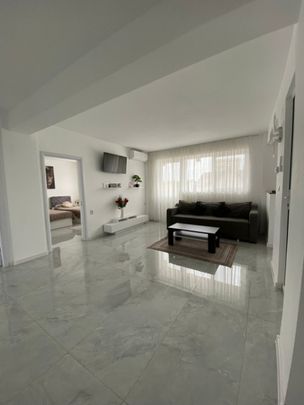 Apartament 4 camere decomandat, 110 mp, zona Consul - Photo 1