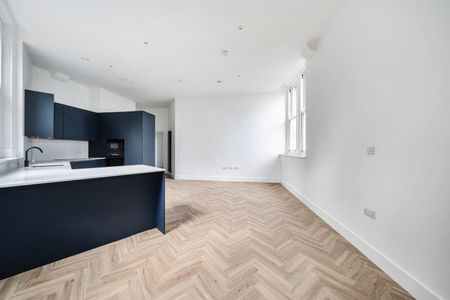 2 bedroom Flat To Let Total Size: 877 SQ FT - Photo 5