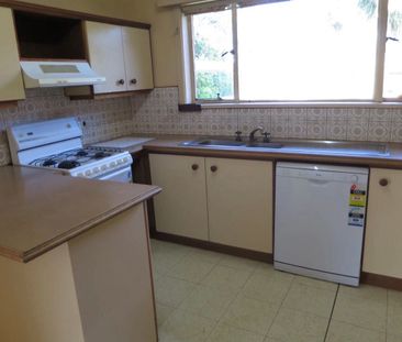 Oakleigh South - Photo 3