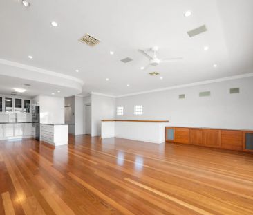 Luxury Family Home with City Views, Internal Lift & Multiple Living... - Photo 6