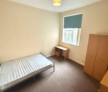 11 Bedroom Student Home – Llanbleddian Gardens - Photo 3