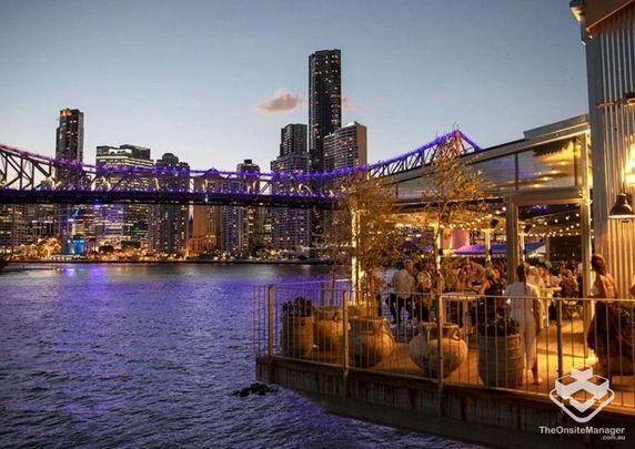 LOCATION ! LOCATION ! - Photo 1