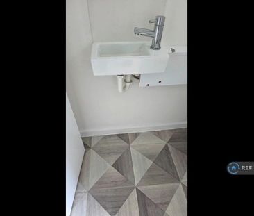3 bedroom end of terrace house to rent - Photo 6