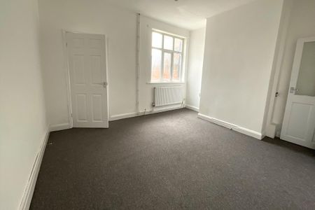 3 bedroom terraced house to rent - Photo 4