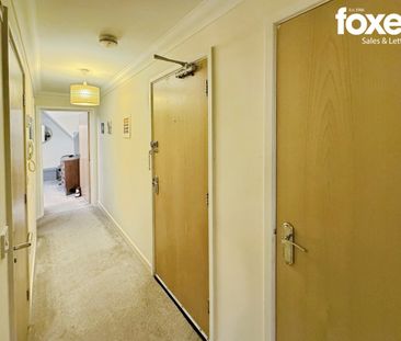 2 bed flat to rent in Crabton Close Road, Bournemouth, Dorset, BH5 1HN - Photo 4