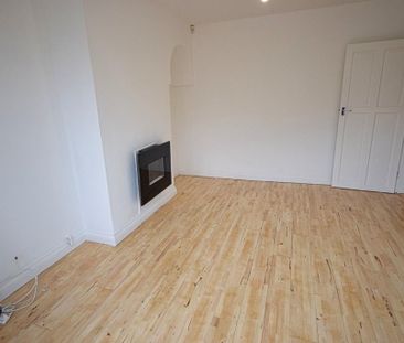 4 bedroom semi-detached house to rent - Photo 3