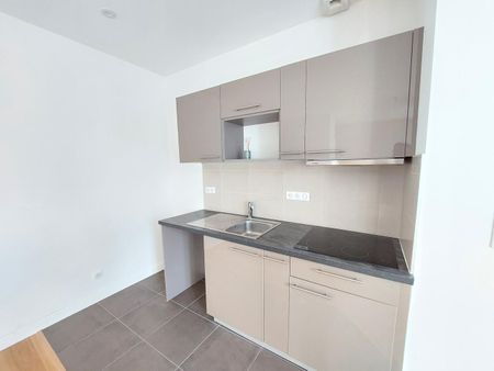 location Appartement F2 DE 56.34m² À POITIERS - Photo 4