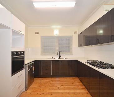Family Home!! - Photo 4