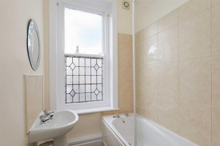 4 bedroom apartment to rent - Photo 4