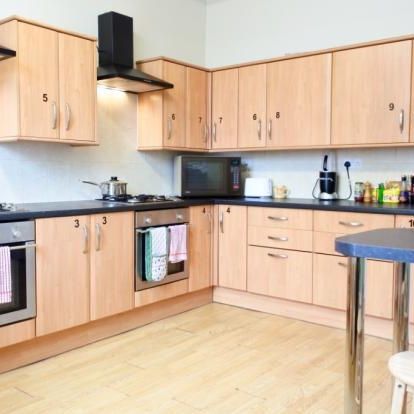 1 bedroom in a house share to rent - Photo 1