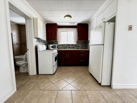 For Lease - 41 Essa Road Unit# 2, New Tecumseth, Ontario - Photo 3