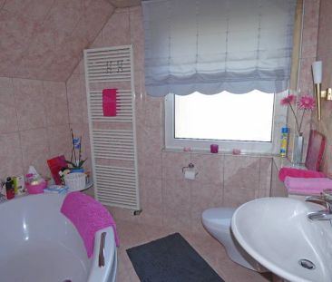 Geräumige 3-Zimmer-Wohnung mit großem Sonnenbalkon im Zweifamilienhaus - Photo 4