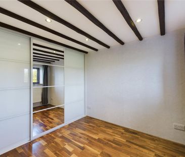 4 bedroom semi-detached house to rent - Photo 2