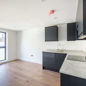 To Let 1 Bedroom Flat - Photo 2