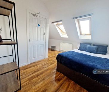 1 bedroom in a house share to rent - Photo 5