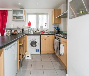 2 bedroom flat to rent - Photo 5