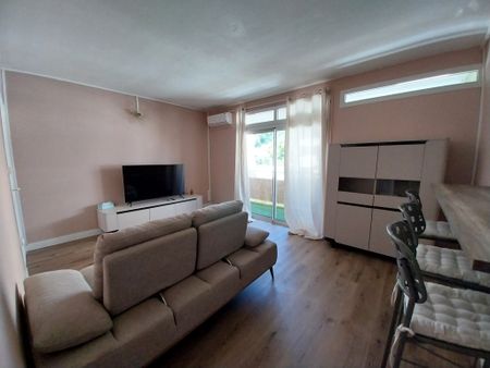 Location Appartement 3 pièces 72m² ST PAUL 97460 - Photo 2