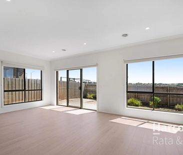 4 Bedroom Family Home! - Photo 1