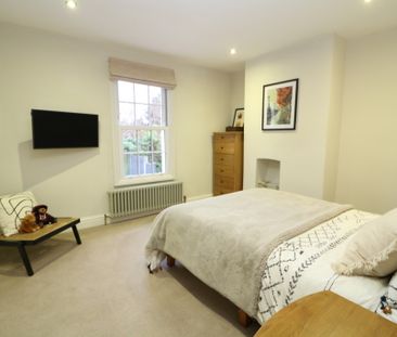 Flint Hill, Dorking - 2 bedrooms Property for lettings - Seymours - Photo 1