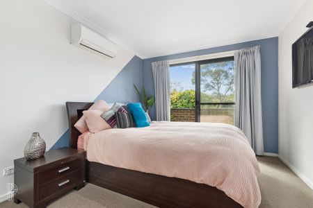 Stylish and spacious, this double story 3 bedroom, 2 bathroom townhouse in the sought-after suburb of Wanniassa is the perfect place to call home. - Photo 5