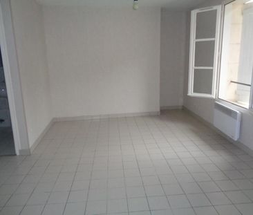 Location Appartement 1 pièce 32m² CHAUVIGNY 86300 - Photo 2