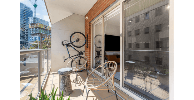 Stunning St Kilda apartment centrally located! - Photo 1