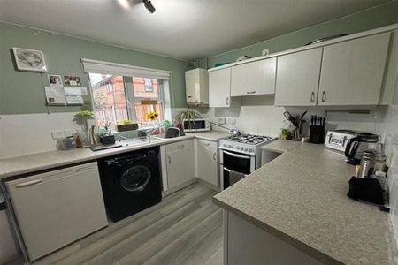 2 bedroom terraced house to rent - Photo 4