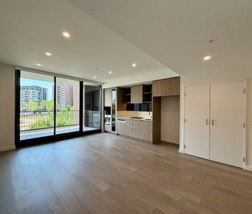 Brand New 1 Bedroom in the heart of Green Square Town Centre - Photo 4