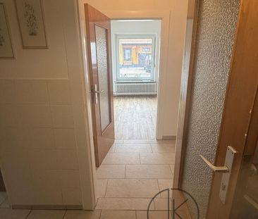 ***Modernisierte 2 Zimmer-Erdgeschosswohnung mit heller Raumgestalt... - Foto 1