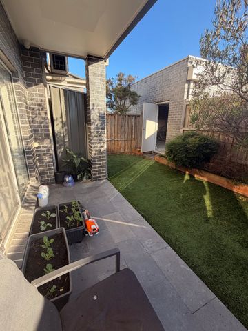 Altona North - Photo 2