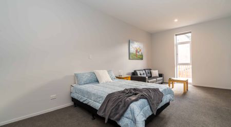 Inner City Studio with a difference - Photo 5