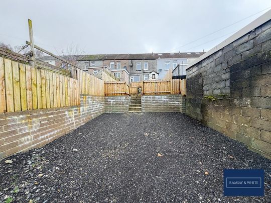 2 bedroom terraced house to rent - Photo 1