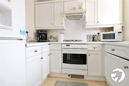 2 bedroom semi-detached house to rent - Photo 2