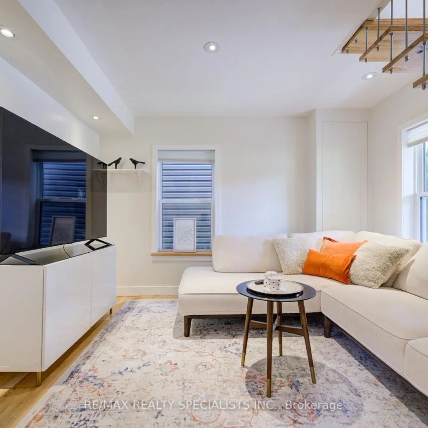 9 GRANDVIEW DRIVE - Photo 1