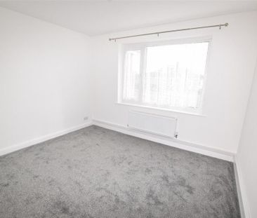 2 bedroom semi-detached bungalow to rent - Photo 6