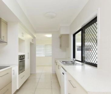 Discover the perfect coastal lifestyle - Photo 2